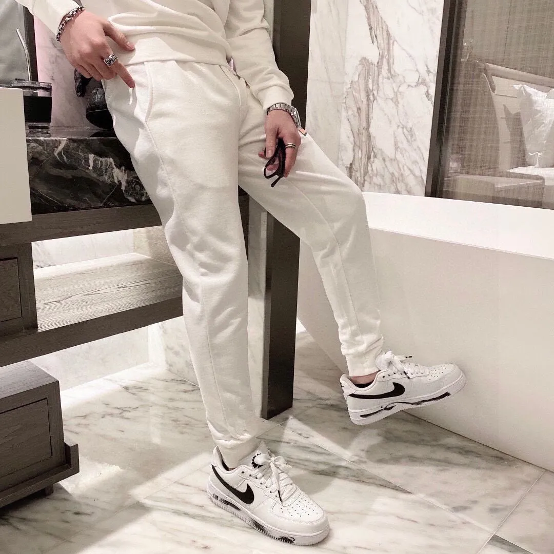 🅿️380 [LV Louis Vuitton] (Fat Man Gospel) hot-selling suit is coming. Focus on the original version of the official website. 2025 new hot-selling sweatshirt suit. The original order is hard to buy🇭🇰. It is the meticulous work of top designers for a fitting and perfect upper body effect. All-natural high-quality Roman cotton 100%, close-fitting comfort, noble and elegant! Original hardware embodies elegance and nobility! Counter size: M-5XL (maximum wear up to 220 pounds)
